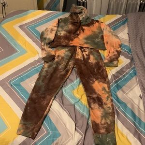 Tie dye cropped hoodie & sweatpants